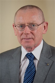 M. l'abbé Paul-Hubert Poirier, membre associé du Séminaire de Québec, est  élu membre de l'Institut de France 